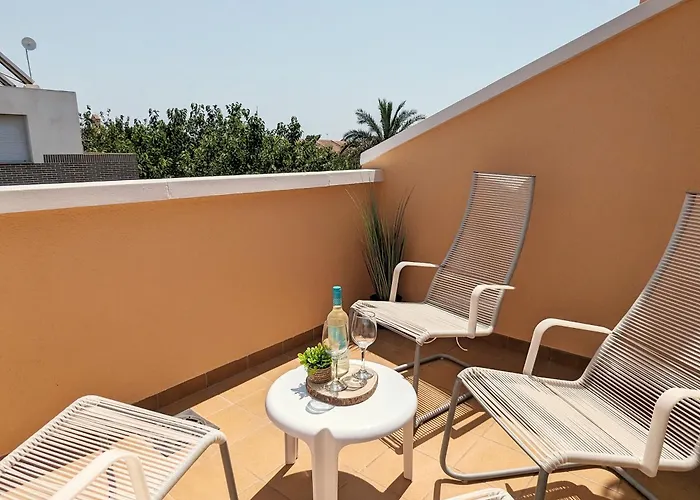 Apartamento Las Palmeras - Con Terraza, Barbacoa, Aire Acondicionado Y A 250M De La Playa!