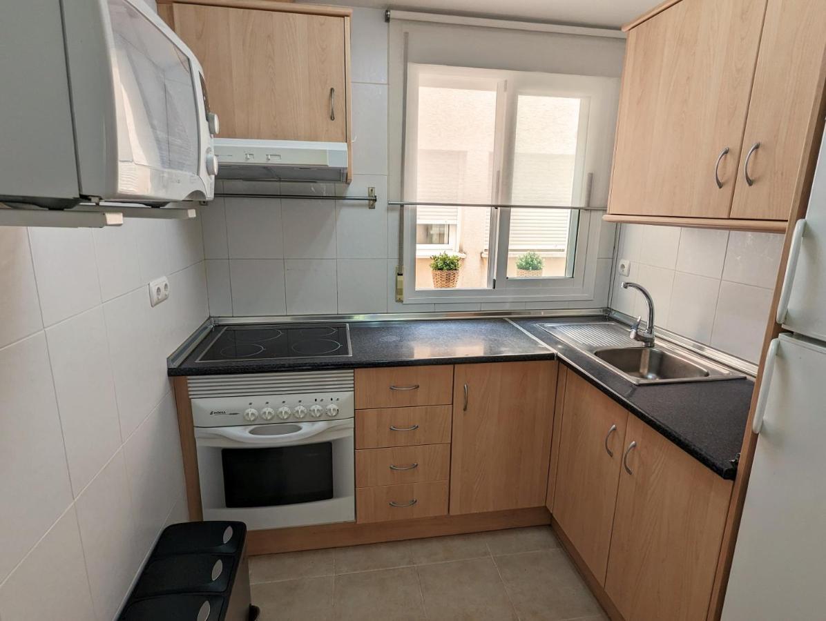 Apartamento Palmeras - Con Terraza, Barbacoa, Aire Acondicionado Y A 250m De La Playa!