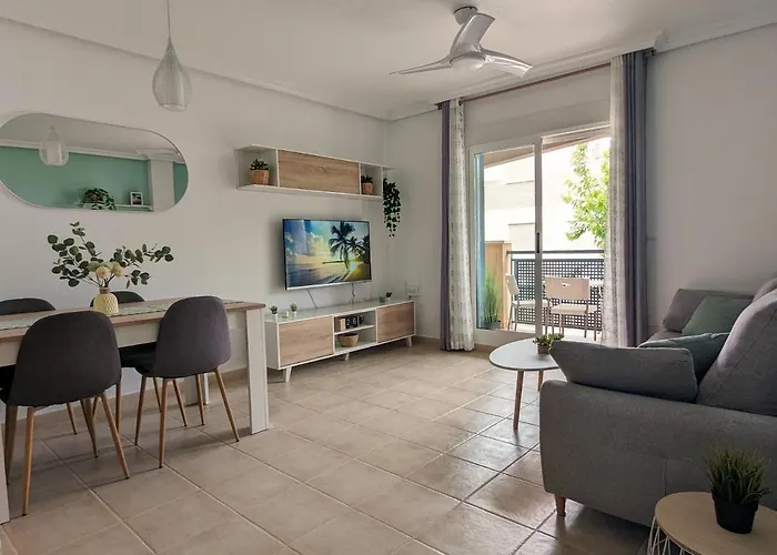 Apartamento Las Palmeras - Con Terraza, Barbacoa, Aire Acondicionado Y A 250M De La Playa!