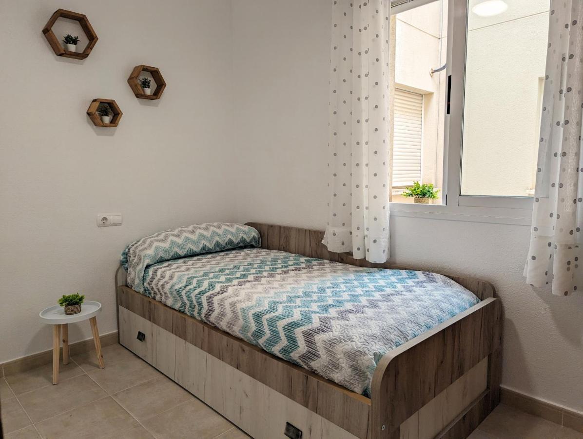 Palmeras - Con Terraza, Barbacoa, Aire Acondicionado Y A 250m De La Playa! Los Alcazares